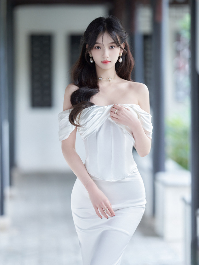 药屋少女的呢喃 封面
